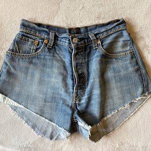 NWT UO Levi’s shorts